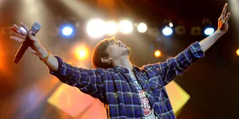 Romantisnya Sheila On 7 Bawakan 'Love Me Like You Do'