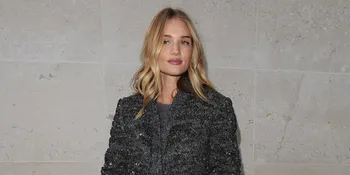 Rosie Huntington-Whiteley Ketahuan Dinner Bareng Pria Misterius