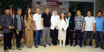 Roy Marten Bicara Kekuatan Besar Media Digital Dalam Diskusi yang Diselenggarakan AJV