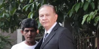 Roy Marten Selalu Beri Mawar Merah Untuk Istri