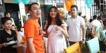 Ruben Onsu Tak Bisa Mengantar, Sarwendah Gandeng Pacar