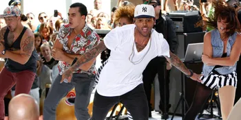 Saat Chris Brown Asyik Pacaran, Mesra Gak Sih?