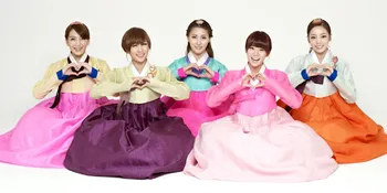 Saat Idol K-Pop Tampil Keren Dengan Baju Tradisional Korea