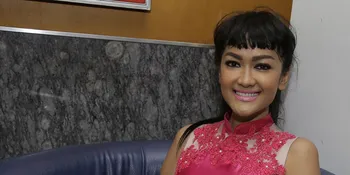 Saat Julia Perez Main Bola Voli, Awas Salah Fokus!