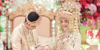 Sah, Ria Ricis Bercucuran Air Mata Saat Teuku Ryan Lancar Ucap Ijab Kabul