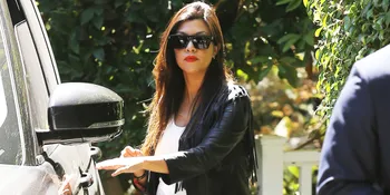 Saingi Kim, Kourtney Kardashian Juga Bugil Saat Hamil Besar