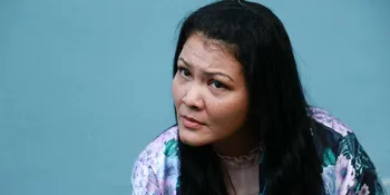 Salah Satu Anjingnya Mati, Melanie Subono Jadi Trauma?