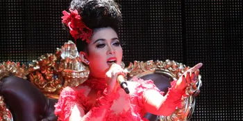 Salah Tulis di Twitter, Syahrini Jadi Bulan-Bulanan