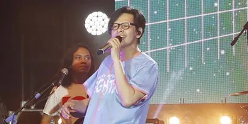 Salat Tarawih Pertama di Rumah, Armand Maulana Punya Makmum Baru