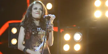 Sambil Akting di Atas Panggung, Nowela Bawakan Lagu Katy Perry!