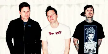 Sambut Natal, Blink 182 Rilis 'DOGS EATING DOGS'