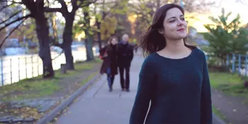 Sambutan 'Happy' Dari Warga Perancis Yang Berbahagia