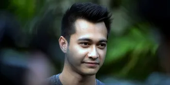 Sampai Mati Ibunda Tak Restui Eza Gionino Menikah Dengan Kekasih, Kenapa?