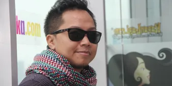 Sandhy Sondoro Hati-Hati Tulis Lagu 'Persembahan Untuk Mu'