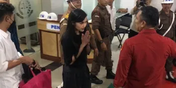 Sandra Dewi tak Banyak Bicara Usai Diperiksa 10 Jam Terkait Kasus Korupsi Harvey Moeis, Pengacara: Dia Capek