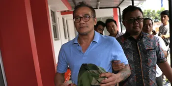 Sang Ayah Dituntut 6 Tahun Penjara, Anak Tio Pakusadewo Datangi Kantor BNN