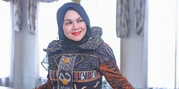 Sarita Abdul Mukti Posting Foto Saat Masih Muda, Nggak Kalah Cantik dari Anak-Anaknya