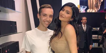 Sayangi Fans, Kylie Hadiahi Fans Setianya Tas Louis Vuitton Seharga 27 juta Rupiah