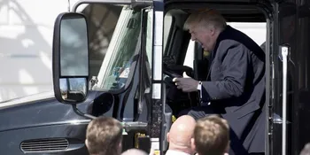 Sebelum Adakan Pertemuan, Donald Trump Malah Jadi 'Supir Truk'