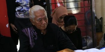 Sebelum Meninggal, Yon Koeswoyo Sempat Meminta Doa Dalam Bahasa Jawa