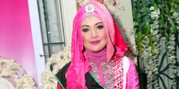 Sebelum Pilih Prabowo-Hatta, Edies Adelia Salat Istikharah