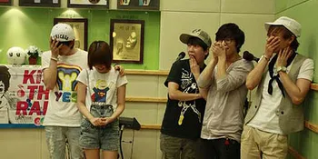 IU Didesak Untuk Bicara Kebenaran Foto Dirinya Dengan Eunhyuk