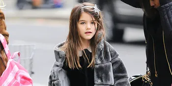 Secantik Ibunya, Begini Gaya Suri Cruise Saat di Depan Kamera