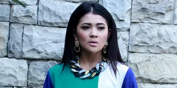 Secetar Sosialita, Kacamata Indah Dewi Pertiwi Seharga 15 Juta?