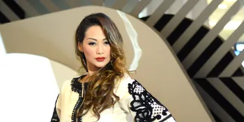 Sedang Hamil, Indah Kalalo Tetap Aktif Berolahraga