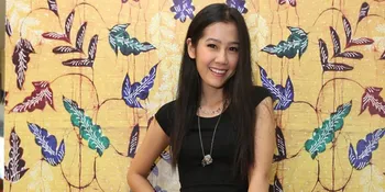 Sederhana &#38; Berbalut Adat Jawa, Pernikahan Impian Ardina Rasti