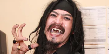 Selain Berzina, Limbad Tinggal Serumah Dengan Selingkuhannya?