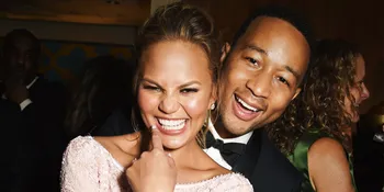 Selalu Mesra &#38; Romantis, Ini Rahasia Rumah Tangga John Legend