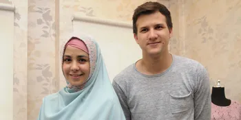 Selamat! Risty Tagor & Stuart Collin Resmi Menikah