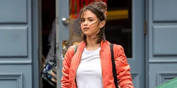Selena Gomez Tertangkap Sarapan Bareng Cowok Misterius