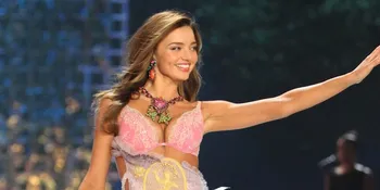 Selentur Apa Sih Tubuh Seksi Miranda Kerr?