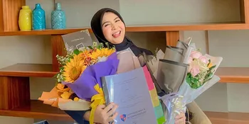 Selesaikan Masa Studi di Tengah Pandemi, Kesha Ratuliu Akhirnya Lulus Kuliah dan Jadi Sarjana