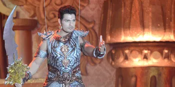 Selfie di Atas Gedung Lantai 18, Vin Rana Keder