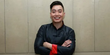 Selfie Mesra Bareng Cewek Cantik, Inikah Pacar Edric Tjandra?
