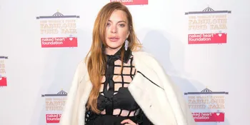 Selfie Seksi, Lindsay Lohan Sukses Bikin Heboh Internet