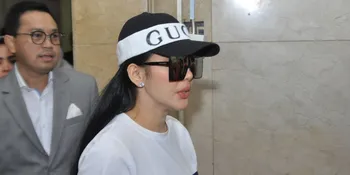 Sempat Dibantah, Tersangka Kasus First Travel Akui Umrahkan Keluarga Syahrini