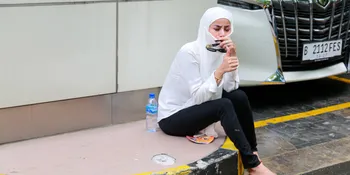 Sempat Jatuh dan Hampir Pingsan, Manajer Sebut Kondisi Kesehatan Olla Ramlan Tiba-tiba Drop