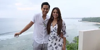 Sempat Liburan Bareng, Aurel Hermansyah & Pacar Saling Tulis Kalimat Manis!