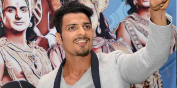 Sempat Reda, Fans Tuntut Lagi Agar Vin Rana Akui Anak