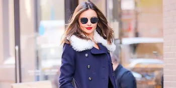 Sensual Menggoda, Miranda Kerr Nekat Berpose Bugil di Balkon