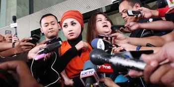 Septy Sanustika Tak Akan Tinggalkan Ahmad Fathanah