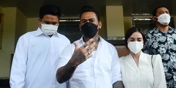 Serahkan Semua Proses Hukum Pada Pihak Berwajib, Jerinx SID Kembali Pulang Ke Bali