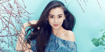 Serba Merah, Angelababy Menangis Haru Saat Upacara Pernikahan