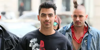 Sering Browsing Konten Porno, Joe Jonas Muda Ketahuan Sang Ayah