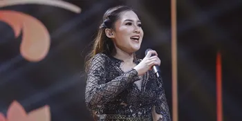 Sering Digosipkan Nikah dengan Cak Malik, Nella Kharisma Ngamuk: Udah Dibilangin Nggak Tetap Ngeyel!