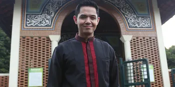 Sering Diundang Untuk Sharing Agama, Dude Harlino Mau Jadi Ustaz?